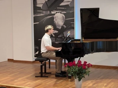 Foto vom Klavierschülerkonzert 2024, München, Steinway-Haus, Rubinsteinsaal, 19.07.2024